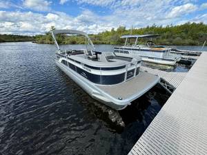 lot 46V image: 2023 Bennington 25 SXSR Tri Toon - Located in Tower, MN on Lake Vermilion