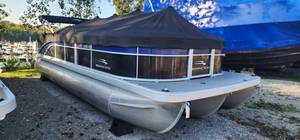 lot 38W image: 2022 Bennington 23 SXSNAPG TT - Located in Watergate Marina in St. Paul, MN