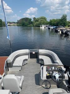 lot 28ER image: 2023 Bennington 20 SXSR - Located in Eagle River, WI 54521