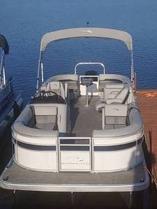 lot 25ER image: 2023 Bennington 23 SX Tri Toon - Located in Eagle River, WI 54521