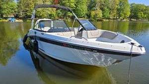 lot 27ER image: 2023 Glastron GX 210 - Located in Eagle River, WI 54521