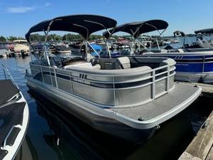 lot 40W image: 2022 Bennington 23 SSRX Tri Toon - Located in Watergate Marina in St. Paul, MN