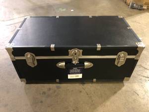 Seward Trunk Seward Explorer 30 in. Trunk with Wheels & Lock, Black Customer Returns See Pictures