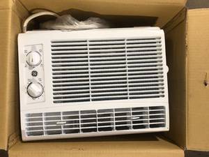 GE 5,000 BTU 115-Volt Window Air Conditioner for 150 sq. ft. Rooms in White  Customer Returns See Pictures