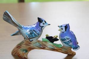 lot 7 image: Porcelain Blue Jay Figurines on Branch