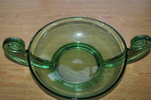 lot 12 image: Vintage Green Glass Bowl with Swirl Handles