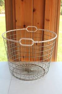 lot 23 image: Wire Basket with Blankets