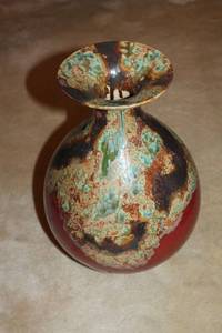 lot 45 image: Decorative Ceramic Vase and Candle Holder Set
