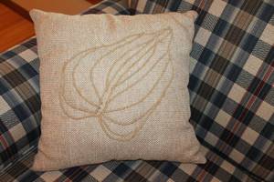 lot 69 image: La-Z-Boy Plaid Loveseat with Decorative Pillows