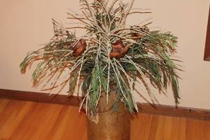 lot 71 image: Vintage Decorative Flower Arrangement in Metal Pot