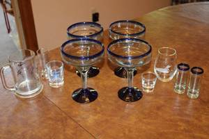 lot 74 image: Lot of Glassware