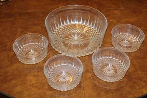 lot 76 image: Vintage Crystal and Silver Serving Set
