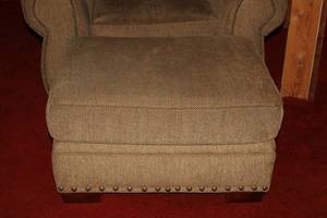 lot 144 image: Broyhill Armchair and Ottoman Set