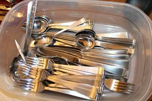 lot 158 image: Large Assortment of Kitchenware and Utensils