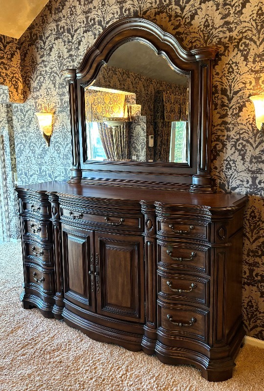 ＣＲＩＳＴＩＮＡ ＧＡＶＩＯＬＩ　★　パフスリーブスエット　Drawer PFC Bedroom Camila 6 Drawer Chest P269124S - Pulaski Furniture