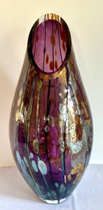 lot 42 image: Tim Lazer Art Glass Gold Leaf Dichroic Handblown Art Glass Vase