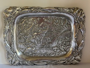 lot 46 image: Vintage Large 1994 Arthur Court Serving Tray Jungle Safari