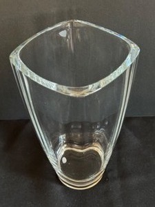 lot 81 image: Tiffany & Co Delta Sky Miles Vase