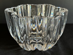 lot 59 image: Vintage Modernist Kosta Boda Crystal Bowl by Anna Ehrner, Sweden
