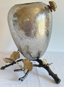 lot 40 image: Michael Aram Butterfly Ginko Vase