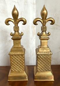 lot 95 image: Pair of Decorative Golden Brass Fleur de Lis Figurines