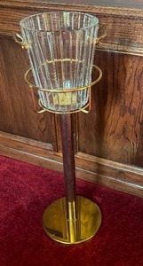 lot 144 image: Baccarat Crystal Champagne Ice Bucket with Brass Stand  Brass Champagne & Ice Bucket Stand