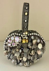lot 146 image: Vintage Mary Francis Handbag