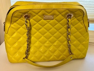 lot 148 image: St. John Yellow Handbag
