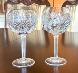 lot 171 image: Pair of Waterford Crystal Millennium Happiness Wine Balloon Toasting Goblets