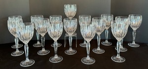 lot 166 image: Set of 16 Cristal D Arques Crystal Wine Glasses