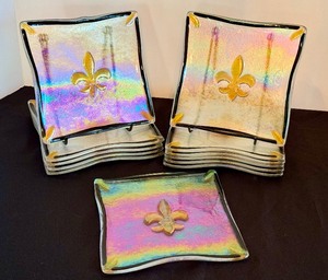 lot 241 image: Set of Art Glass Fleur de Lis Design