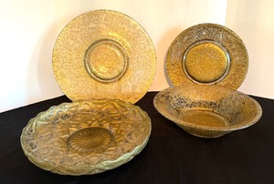lot 243 image: Elegant Gold Colored Seving Dishes