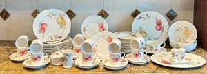 lot 231 image: Mikasa Belle Maxima Super Strong Terre Dish Set
