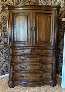 lot 18 image: Casa Cristina Dresser Cabinet by Pulaski Furniture