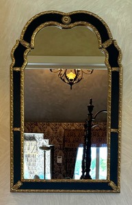 lot 192 image: Elegant Decorative Wall Mirror