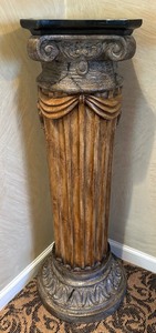 lot 194 image: Roman Style Marble Top Pillar  Pedestal