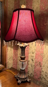 lot 210A image: Pretty Petite Lamp