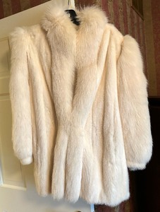 lot 201 image: White Fur Coat