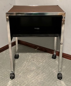 lot 278 image: Vintage Desk  Table on Casters