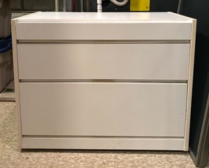 lot 284 image: Three Drawer Modern Style Vintage Dresser