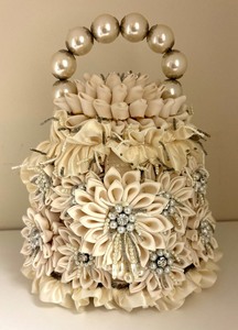 lot 290 image: Dahlia White Dahlia Handbag by Mary Frances