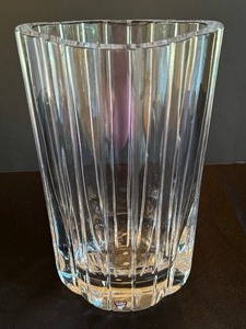 lot 312 image: Beautiful Orrefors Crystal Vase