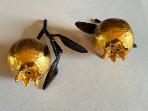 lot 423 image: Michael Aram Pomegranate Salt and Pepper Shakers