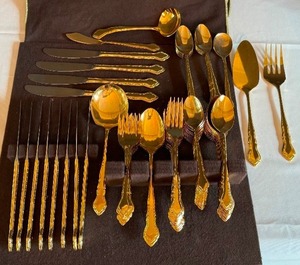 lot 424 image: Elegance Gold Plated Flatware Set