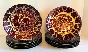 lot 387 image: Set of 12 Neiman Marcus 22K and Burgundy Glass Luncheon Plates