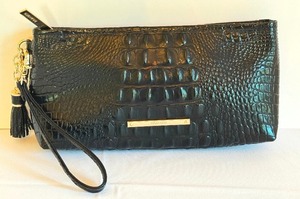 lot 331 image: Brahmin Leather Clutch
