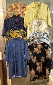 lot 316 image: Eight Mens Size XL Short Sleeved Shirts