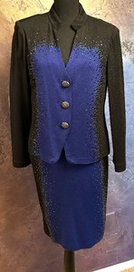 lot 372 image: Stunning St. John Dress and Jacket Set