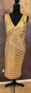 lot 413 image: Tadashi Shoji Gold Sequin Cocktail Dress