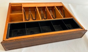 lot 74 image: Antique Wooden CASH DRAWER Display Piece from an Old Register